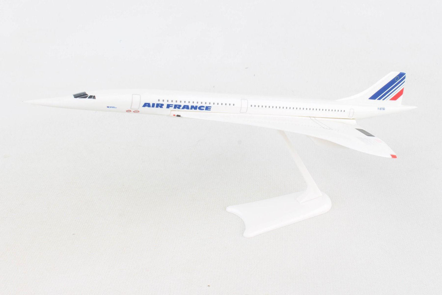 Daron SKR107 Air France Concorde Airplane Skymarks model 1-250