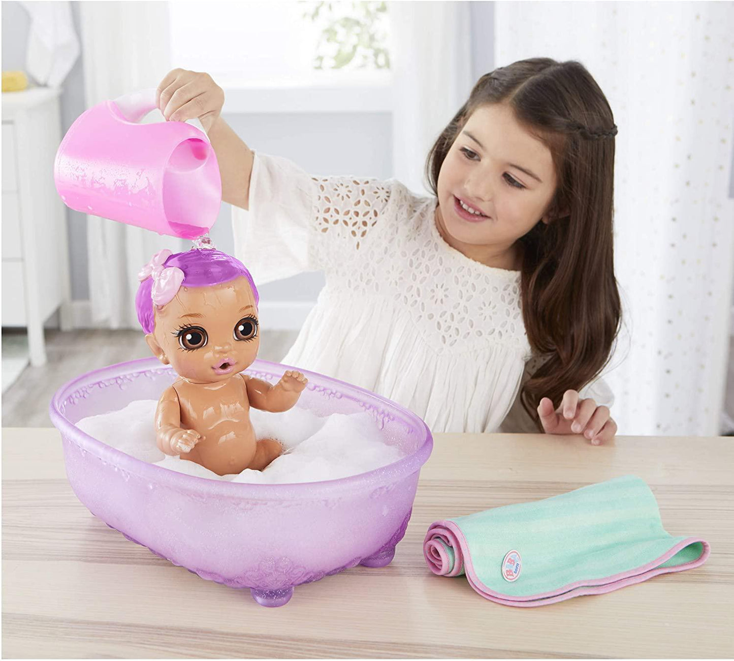 Baby Born bathtub Surprise With Color Change Hair, 2 Diapers and Surprises, Charm, Bracelet, T-shirt, Towel, Bottle and Bathtub